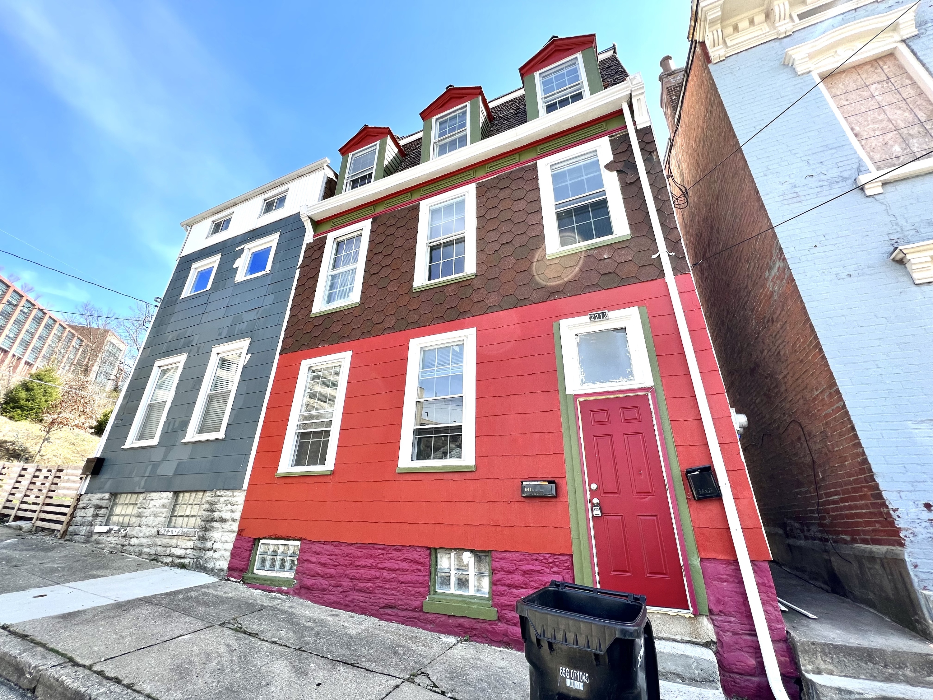 2212 Calumet St, Unit 2 Lower (Back)