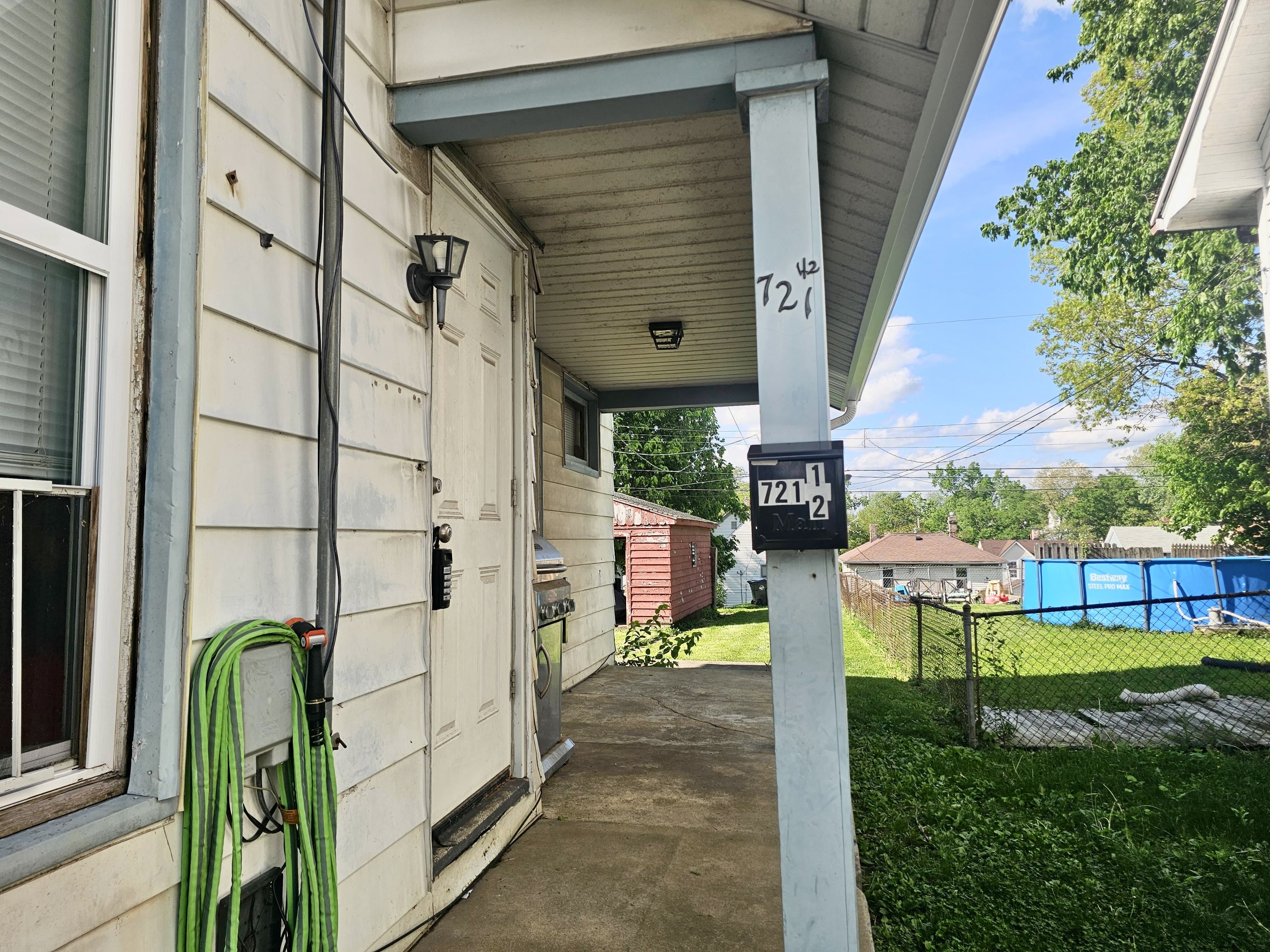 721 1/2 East Pearl Street 1/2