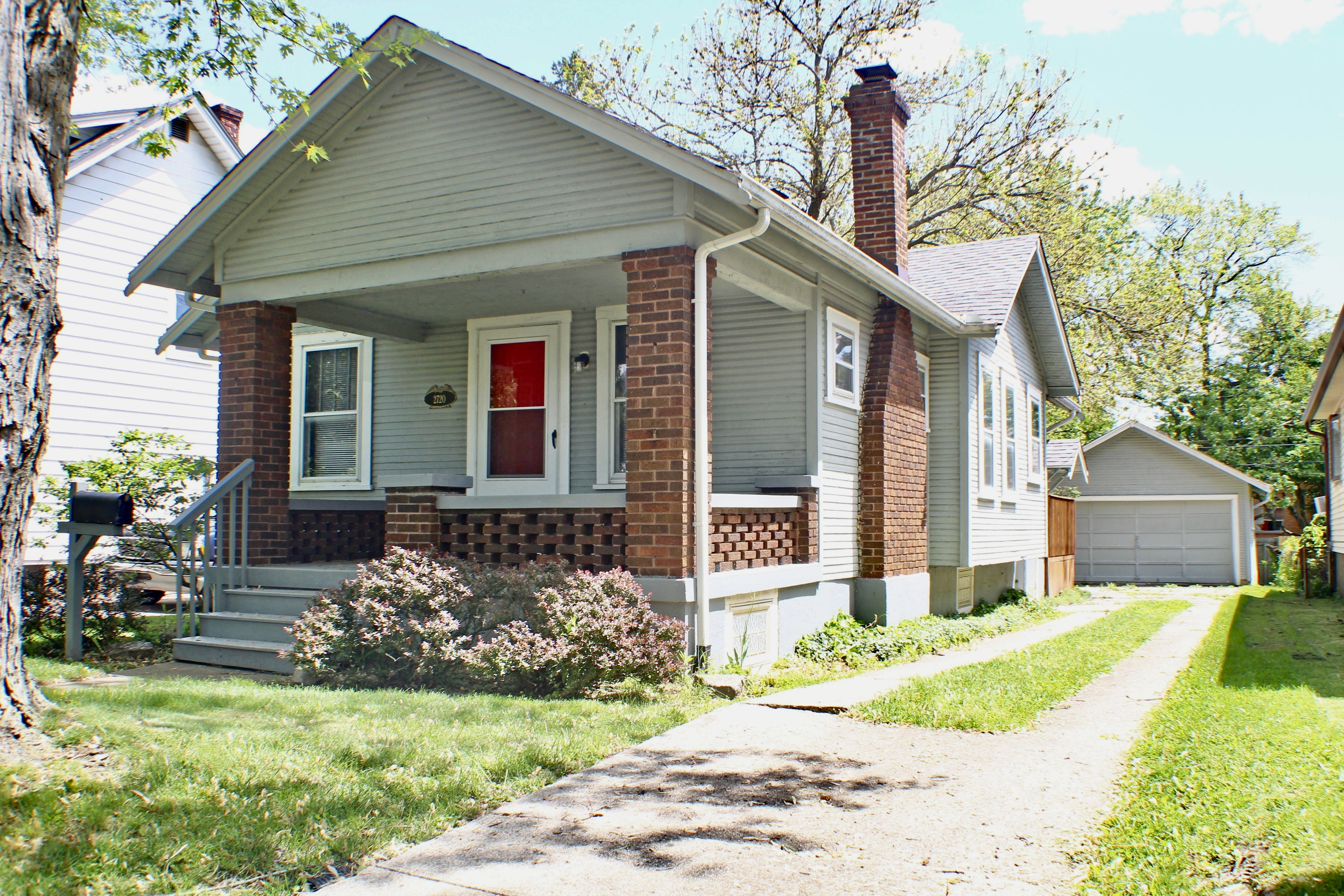 2720 Dwight Avenue